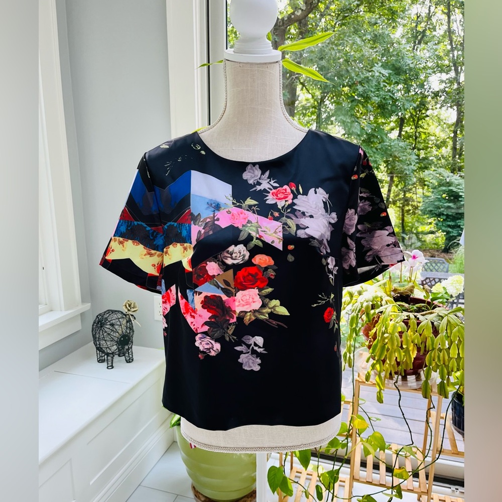 Forever 21 floral geometric blouse